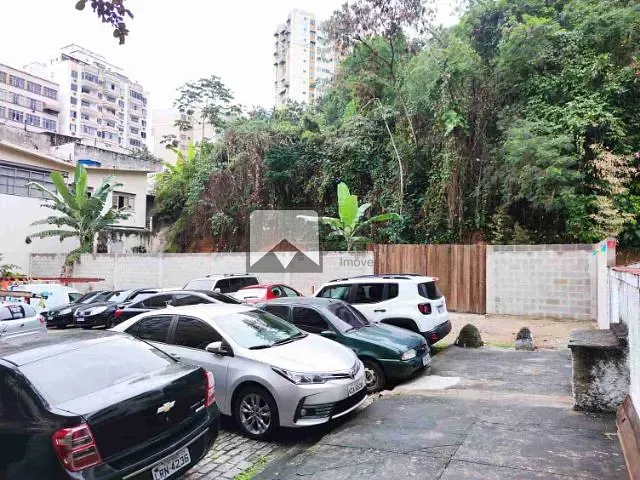 Terreno com 1400m², à venda, no bairro Icaraí em Niterói