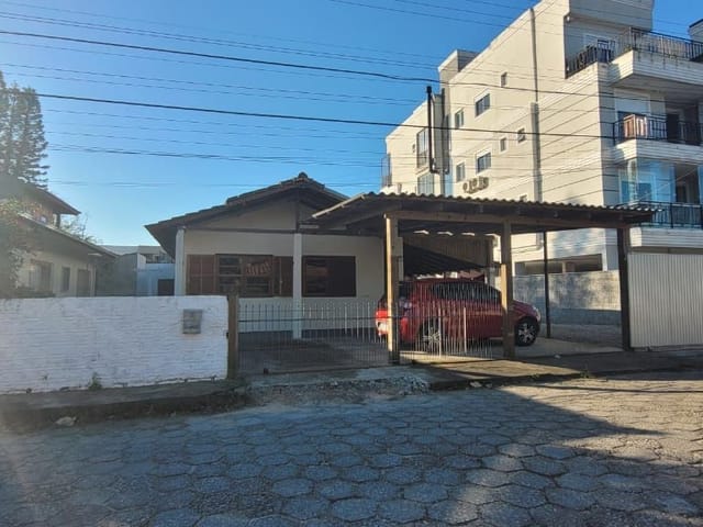 Terreno com 450m², à venda, no bairro Ingleses em Florianópolis