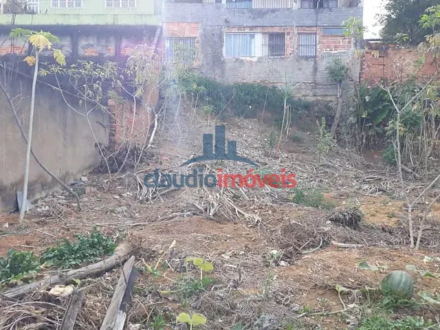 Terreno à venda, no bairro São Luís em Volta Redonda