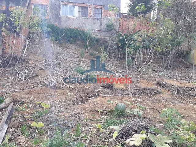 Terreno à venda, no bairro São Luís em Volta Redonda