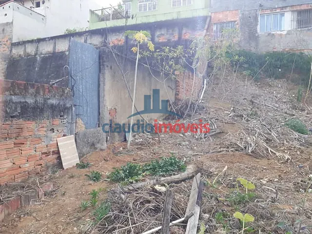Terreno à venda, no bairro São Luís em Volta Redonda