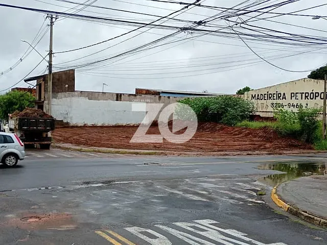 Terreno com 126m², à venda, no bairro Parque Roosevelt em Bauru