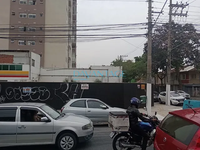 Terreno com 800m², à venda, no bairro Lapa em São Paulo