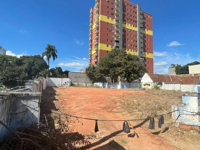 Terreno com 743m², para alugar, no bairro Centro em São José dos Pinhais