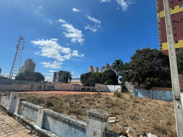 Terreno com 743m², para alugar, no bairro Centro em São José dos Pinhais