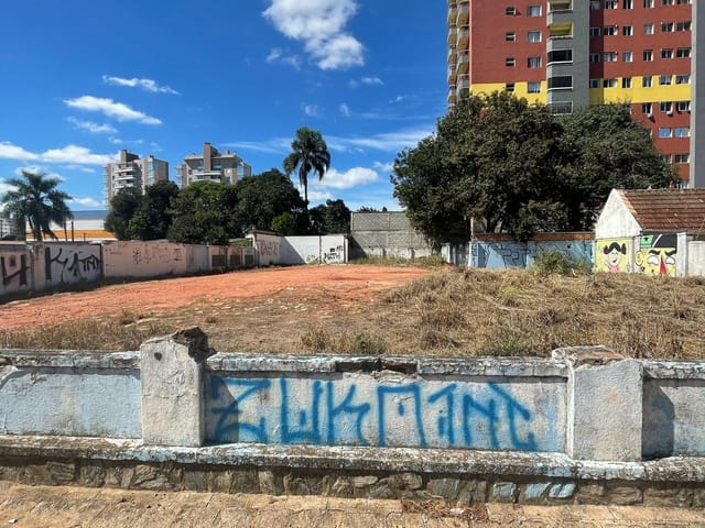 Terreno com 743m², para alugar, no bairro Centro em São José dos Pinhais