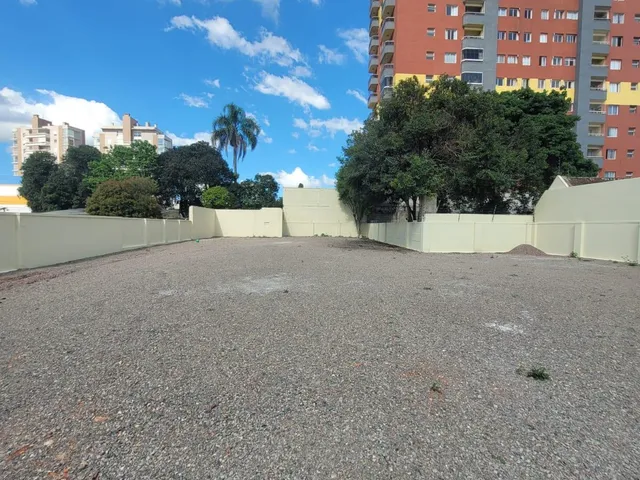 Terreno com 743m², para alugar, no bairro Centro em São José dos Pinhais