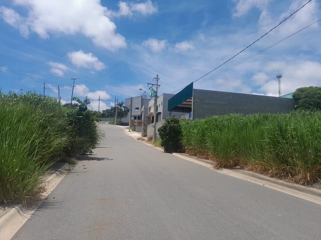 Terreno com 250m², à venda, no bairro Santa Claudina em Vinhedo
