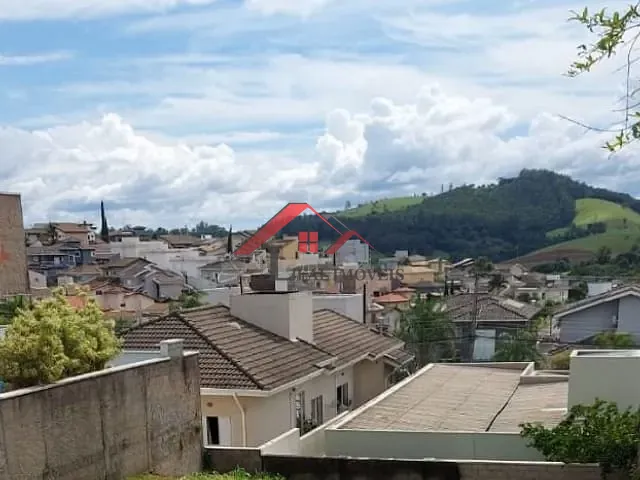 Terreno com 300m², à venda, no bairro Parque das Laranjeiras em Itatiba