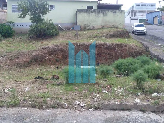 Terreno com 362m², à venda, no bairro Jardim Ipê em Poços de Caldas