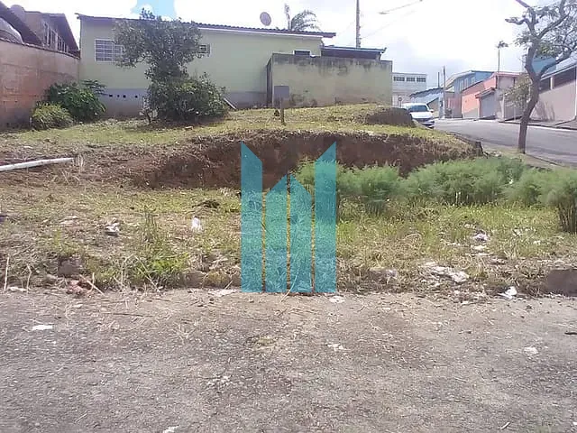 Terreno com 362m², à venda, no bairro Jardim Ipê em Poços de Caldas