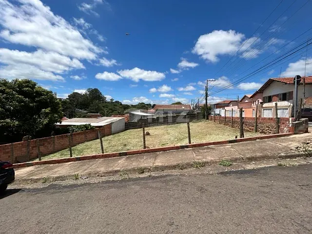 Terreno com 310m², à venda, no bairro Centro em Botucatu