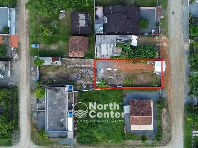 Terreno com 381m², à venda, no bairro Costeira em Balneário Barra do Sul