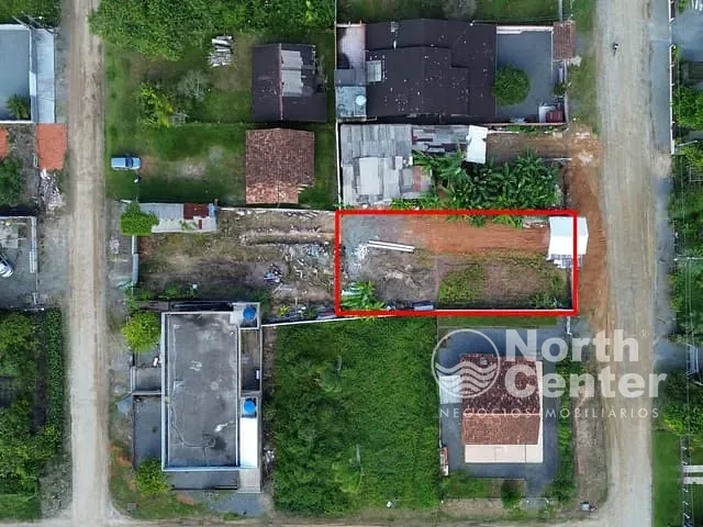 Terreno com 381m², à venda, no bairro Costeira em Balneário Barra do Sul