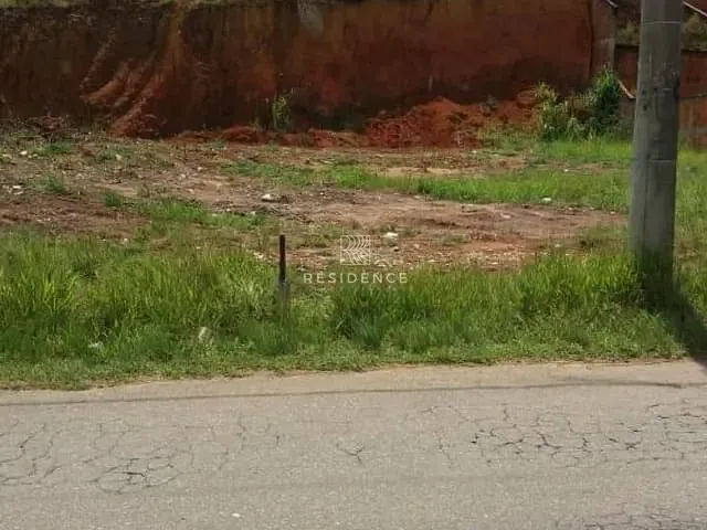 Terreno com 405m², à venda, no bairro Roma em Volta Redonda