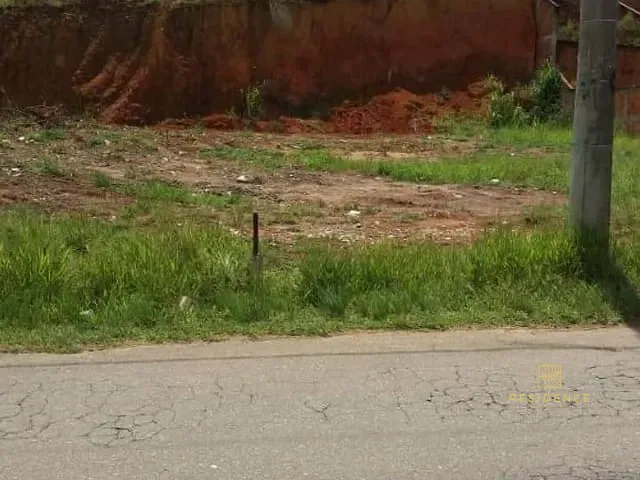 Terreno com 405m², à venda, no bairro Roma em Volta Redonda