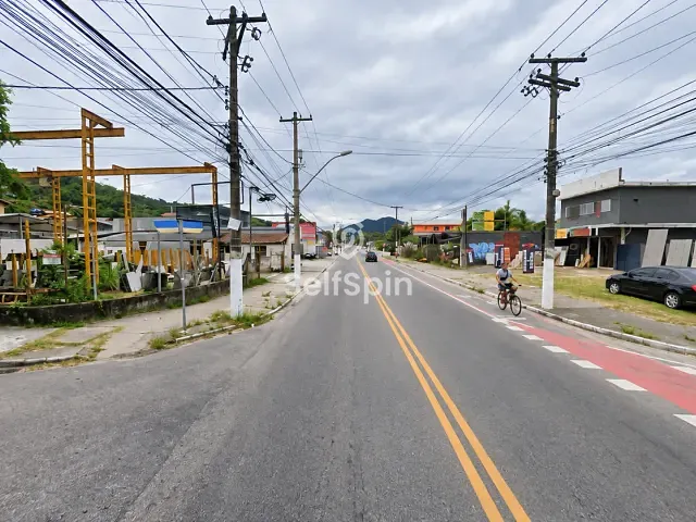 Terreno com 140m², para alugar, no bairro Itaipu em Niterói