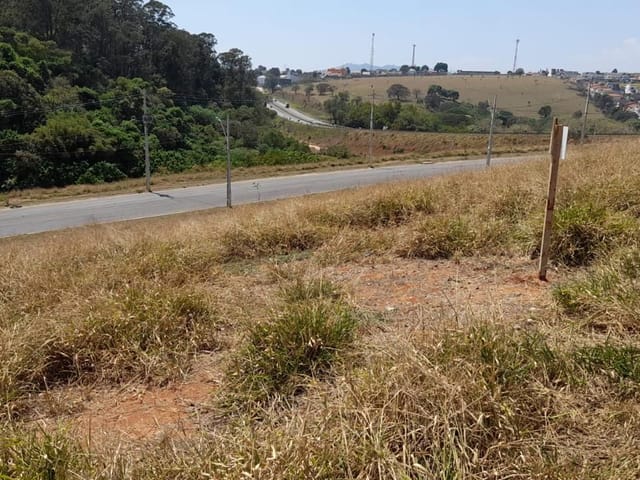 Terreno com 241m², à venda, no bairro Morada da Serra em Extrema