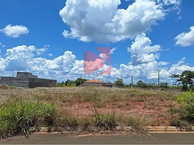 Terreno com 250m², à venda, no bairro Jardim Maitê em Pirassununga