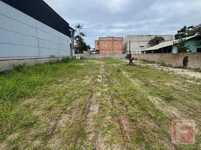 Terreno com 450m², à venda, no bairro GLEBA 04 em Itapoá
