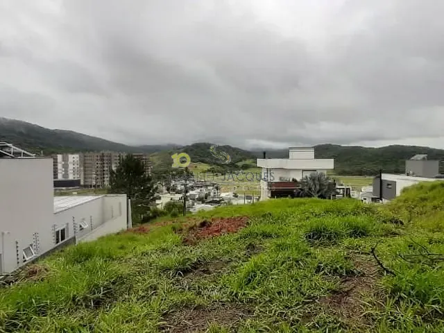 Terreno com 360m², à venda, no bairro Pedra Branca em Palhoça