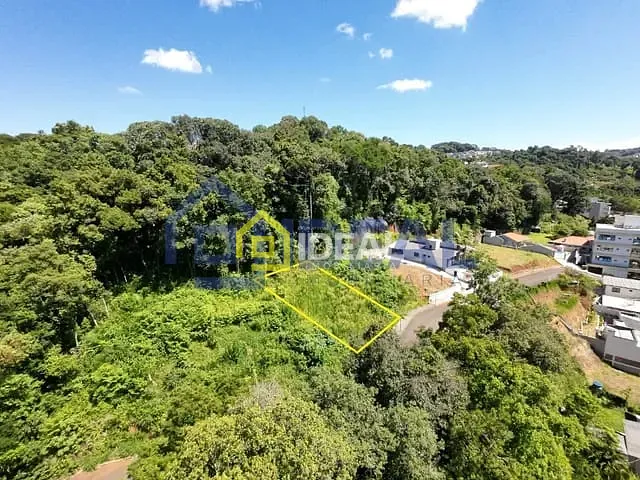 Terreno com 450m², à venda, no bairro Centro em Concórdia