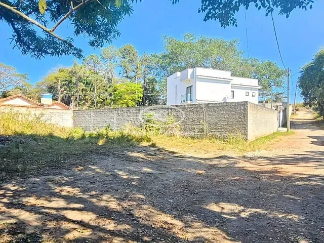 Terreno com 1025m², à venda, no bairro Penedo em Itatiaia