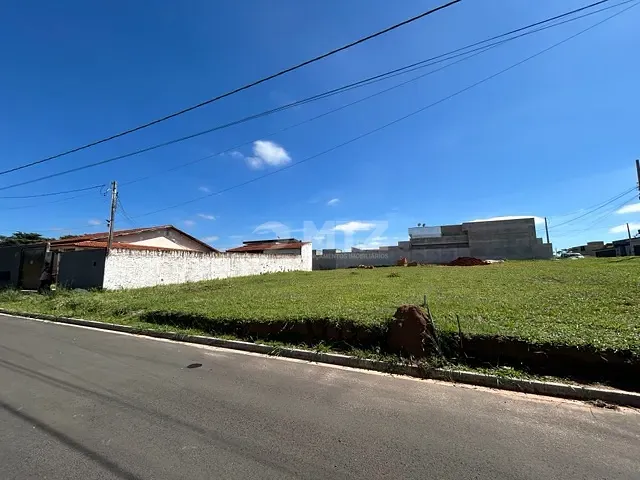 Terreno com 375m², à venda, no bairro Jardim Tropical em Botucatu