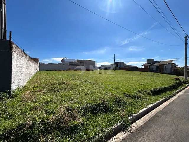 Terreno com 375m², à venda, no bairro Jardim Tropical em Botucatu