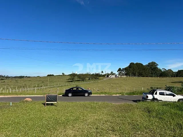 Terreno com 375m², à venda, no bairro Jardim Tropical em Botucatu