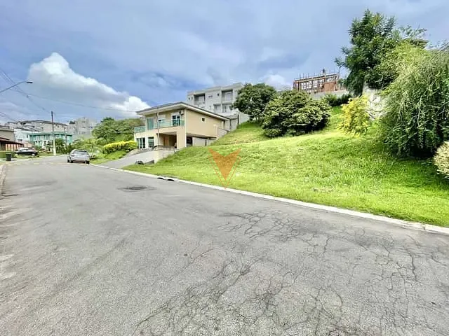 Terreno com 516m², à venda, no bairro Granja Viana em Cotia