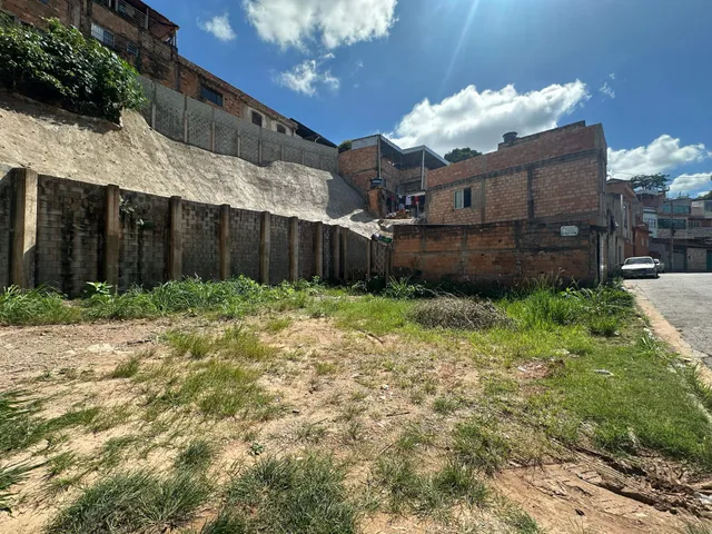 Terreno à venda, no bairro Jardim Montanhês em Belo Horizonte
