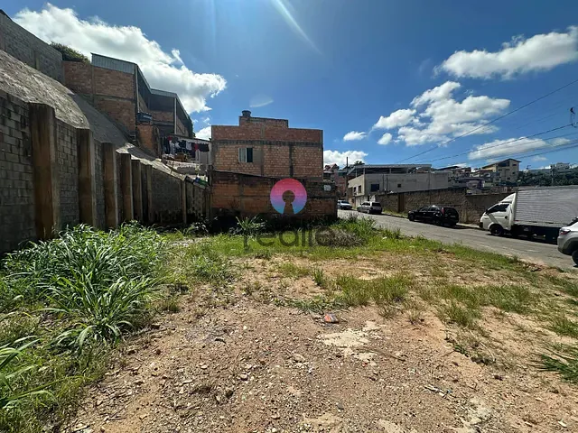 Terreno à venda, no bairro Jardim Montanhês em Belo Horizonte