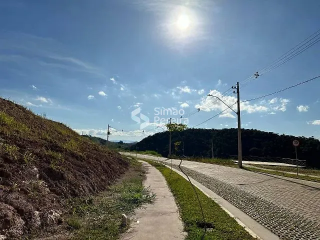 Terreno com 313m², à venda, no bairro Vina Del Mar em Juiz de Fora