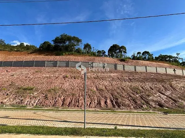 Terreno com 313m², à venda, no bairro Vina Del Mar em Juiz de Fora