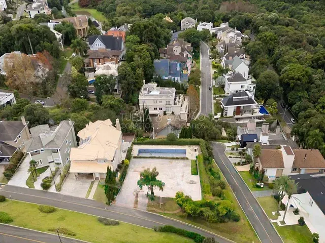 Terreno com 2m², à venda, no bairro São João em Curitiba