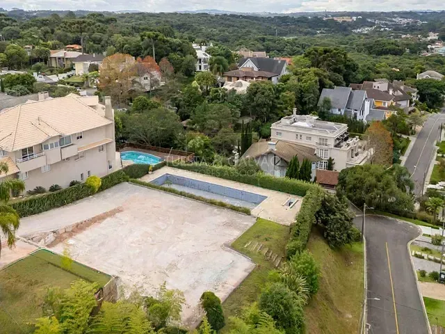 Terreno com 2m², à venda, no bairro São João em Curitiba