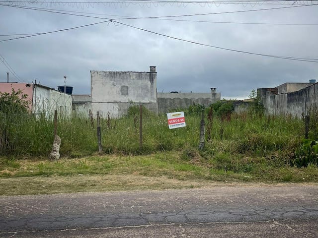 Terreno com 240m², à venda, no bairro Três Vendas em Pelotas