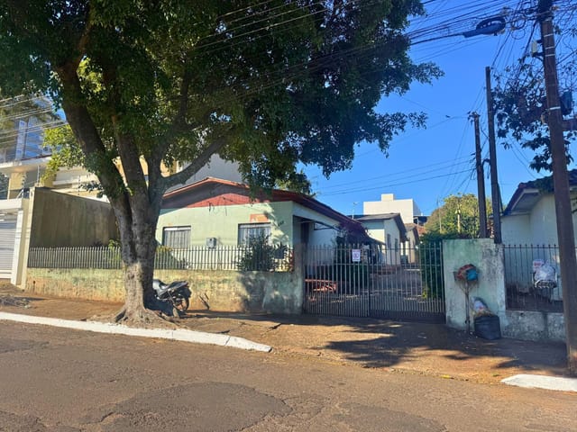 Terreno com 788m², à venda, no bairro Vila Franko em Apucarana