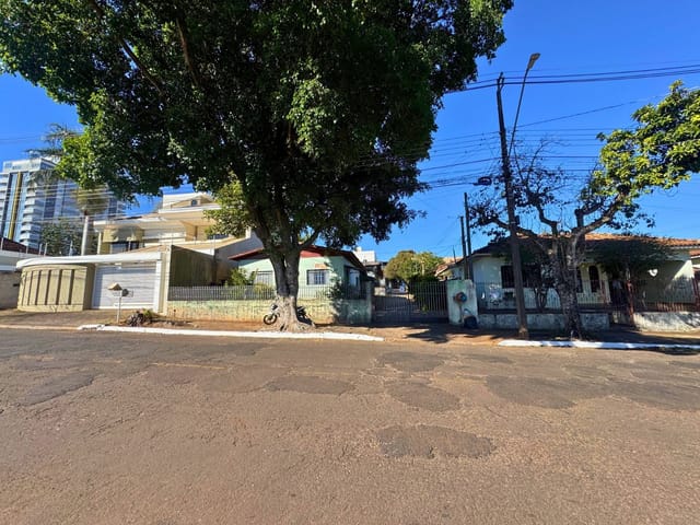 Terreno com 788m², à venda, no bairro Vila Franko em Apucarana