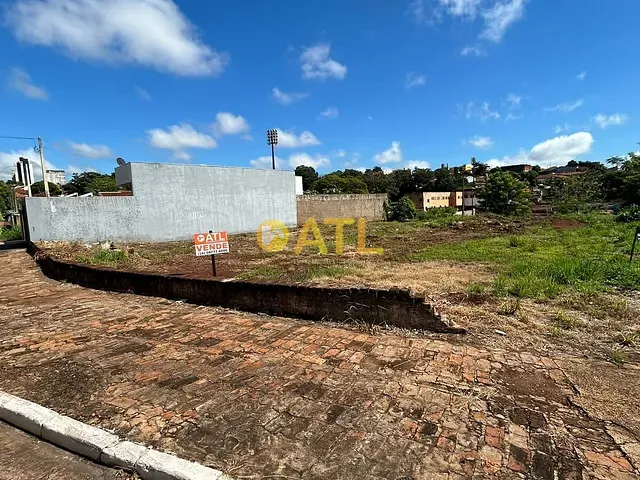 Terreno com 880m², à venda, no bairro Vila Boa Esperança em Ourinhos