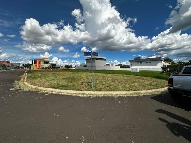 Terreno com 336m², à venda, no bairro Village Santa Georgina em Franca