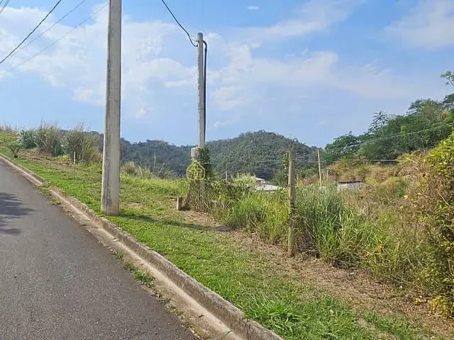 Terreno com 424m², à venda, no bairro Vila Ursulino em Barra Mansa
