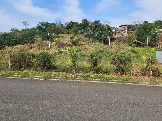 Terreno com 424m², à venda, no bairro Vila Ursulino em Barra Mansa