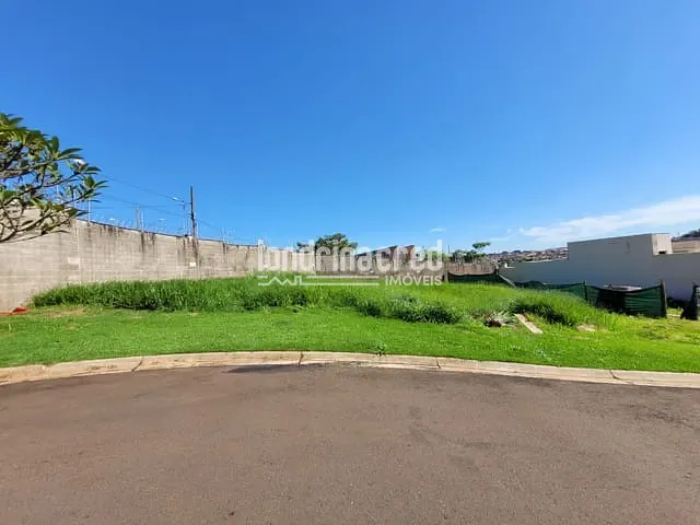 Terreno com 378m², à venda, no bairro Loteamento Morada das Flores em Cambé