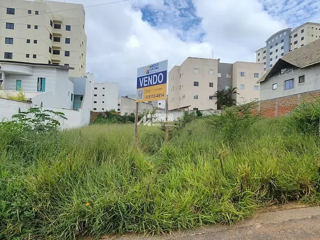 Terreno com 360m², à venda, no bairro Candeias em Vitória da Conquista