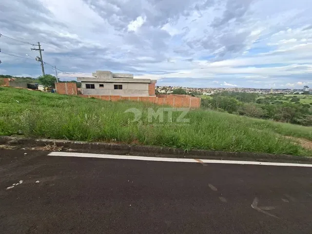Terreno com 250m², à venda, no bairro Residencial Plaza Martin em Botucatu