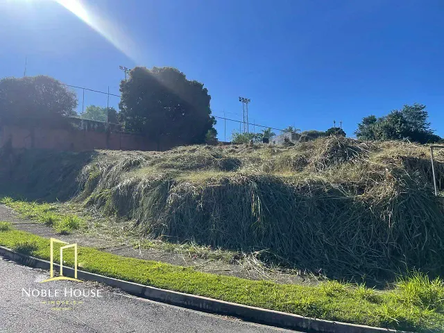 Terreno com 671m², à venda, no bairro Bosque em Vinhedo