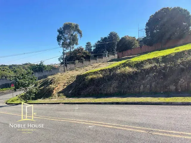 Terreno com 671m², à venda, no bairro Bosque em Vinhedo