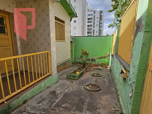 Terreno com 600m², à venda, no bairro Caiçaras em Belo Horizonte